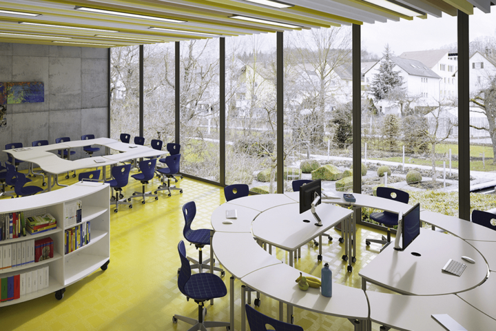 IA France propose du mobilier d’entreprise design et ergonomique pour l’aménagement de votre bureau professionnel.